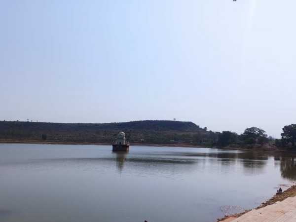 dharam-sagar-lake-in-panna