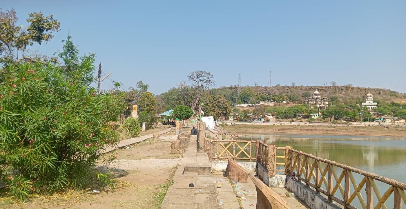 dharam-sagar-lake
